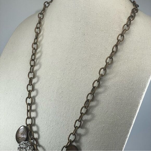 Stunning Unsigned Gold Tone Twist Chain Mother Of Pearl Pendants Necklace - Picture 4 of 9